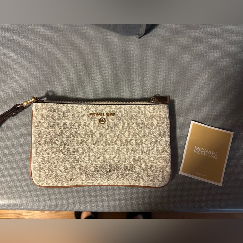 Michael Kors Wallet/Wristlet